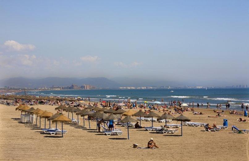 Sweets Rooms On The Beach Валенсія Екстер'єр фото